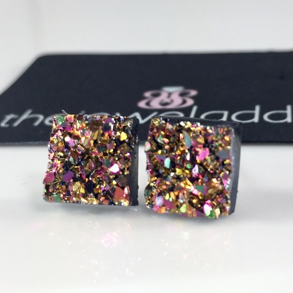 3 for 15🎀small magenta rainbow faux druzy studs - Picture 5 of 5
